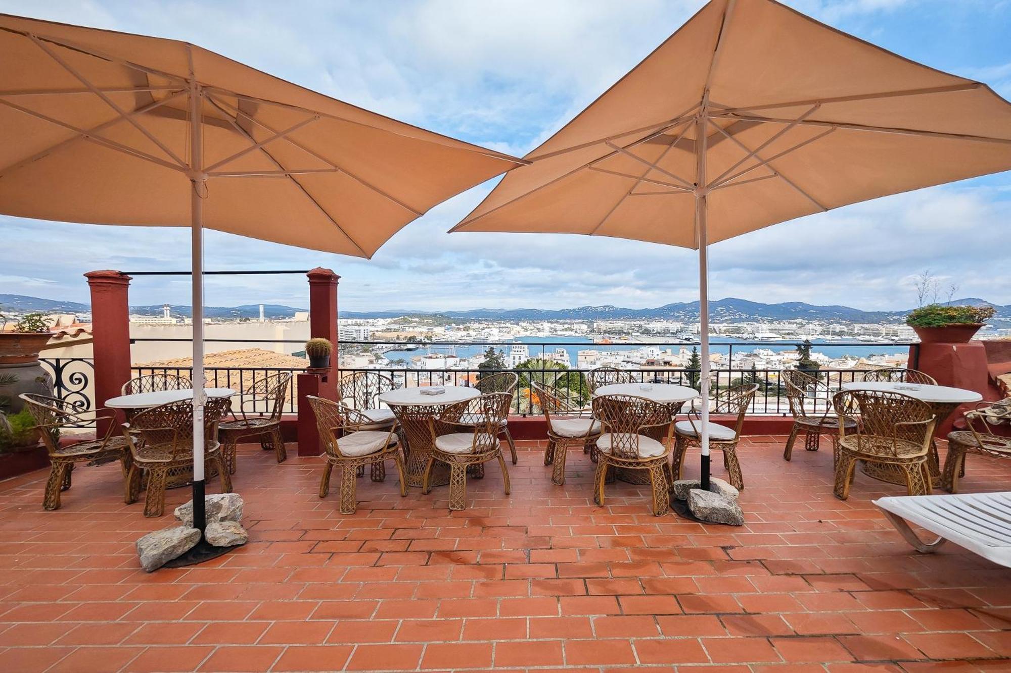 Navila Estudio En La Piscina Cidade de Ibiza Exterior foto